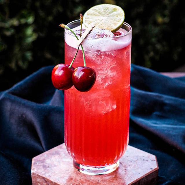 Der Cocktail Cherry Mousse